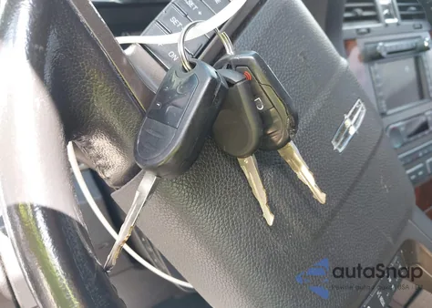 2013 Lincoln Navigator z USA, uszkodzony, nr VIN 5LMJJ2H58DEL02957